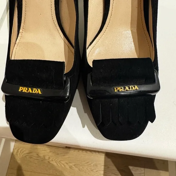 Absolutely stunning Prada suede heels - Picture 4 of 6